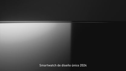 Smartwatch deportivo negro con correa metalica